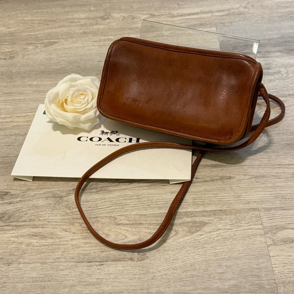 VINTAGE COACH British Tan Leather Zippered Crossbody Bag - EUC RARE - Picture 6 of 16